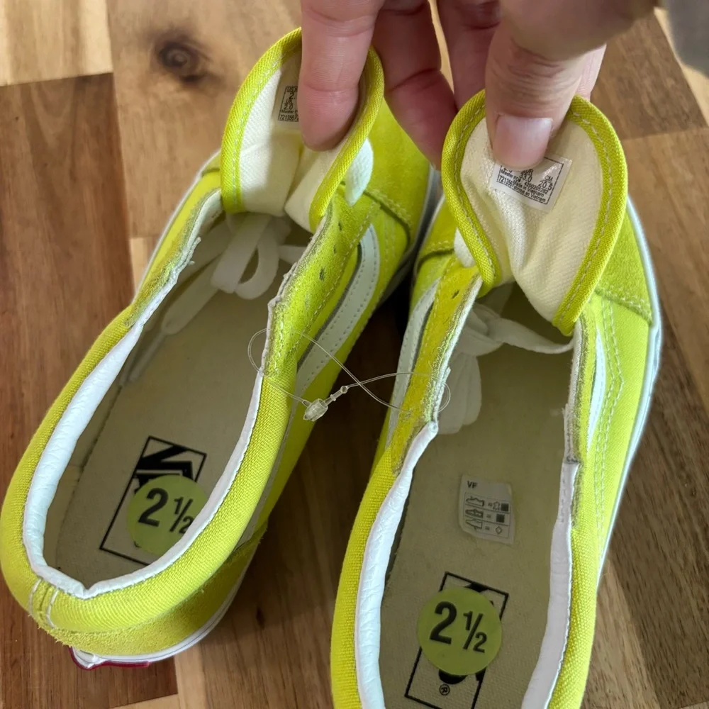 NWOT Vans Old‎ Skool Sneakers